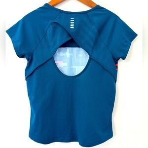 Under Armour Women's Heat Gear Workout Top Tee shirt Athletic Jersey Top Size S